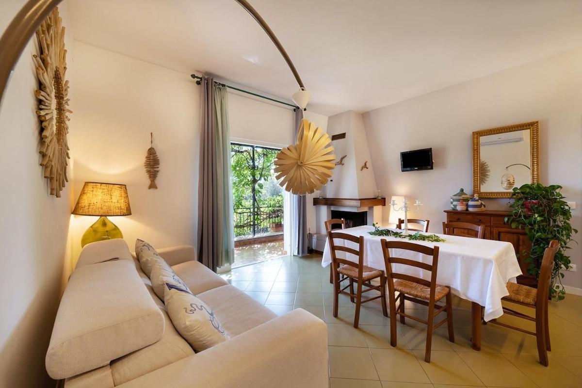 Villa Marinella Close To The Sea With Private Pool เนราโน ภายนอก รูปภาพ